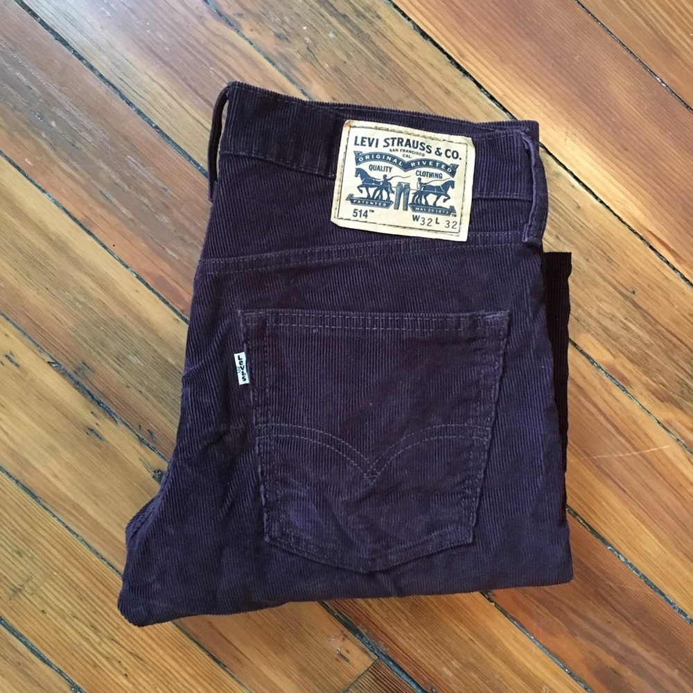 Maroon 514 Levi’s corduroy 32x32 Jeans 👖!!!
